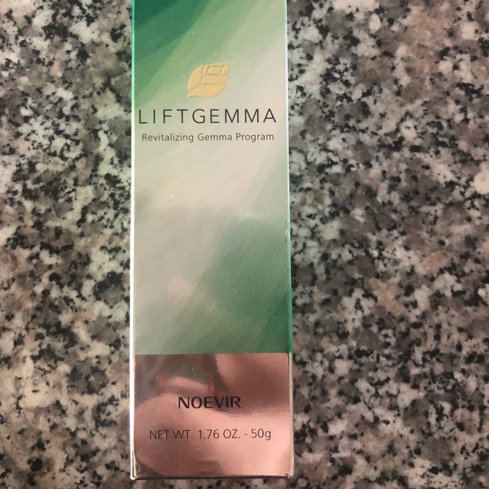 NOEVIR Liftgemma, Revitalizing Gemma Face Cream